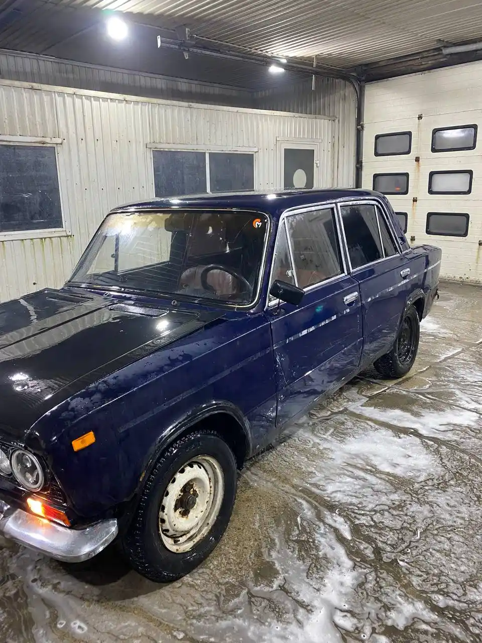 Автомобиль 1980 года