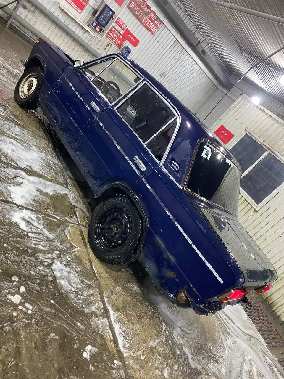 Автомобиль 1980 года