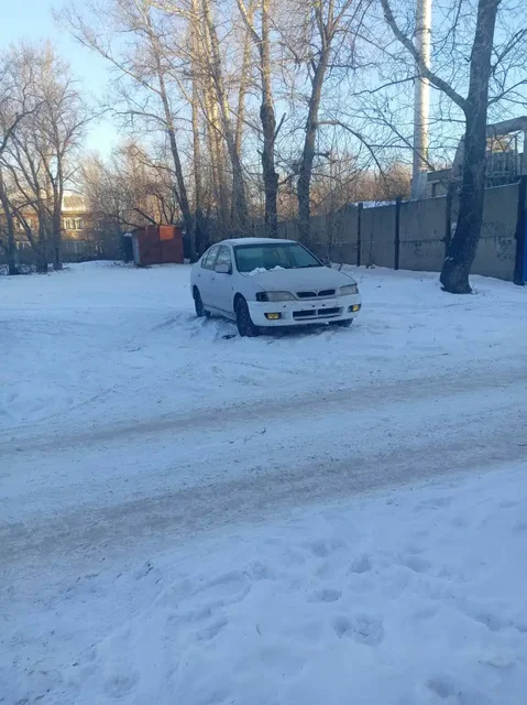 Продажа Ниссан 1.6 на механике - Авто в Иркутск