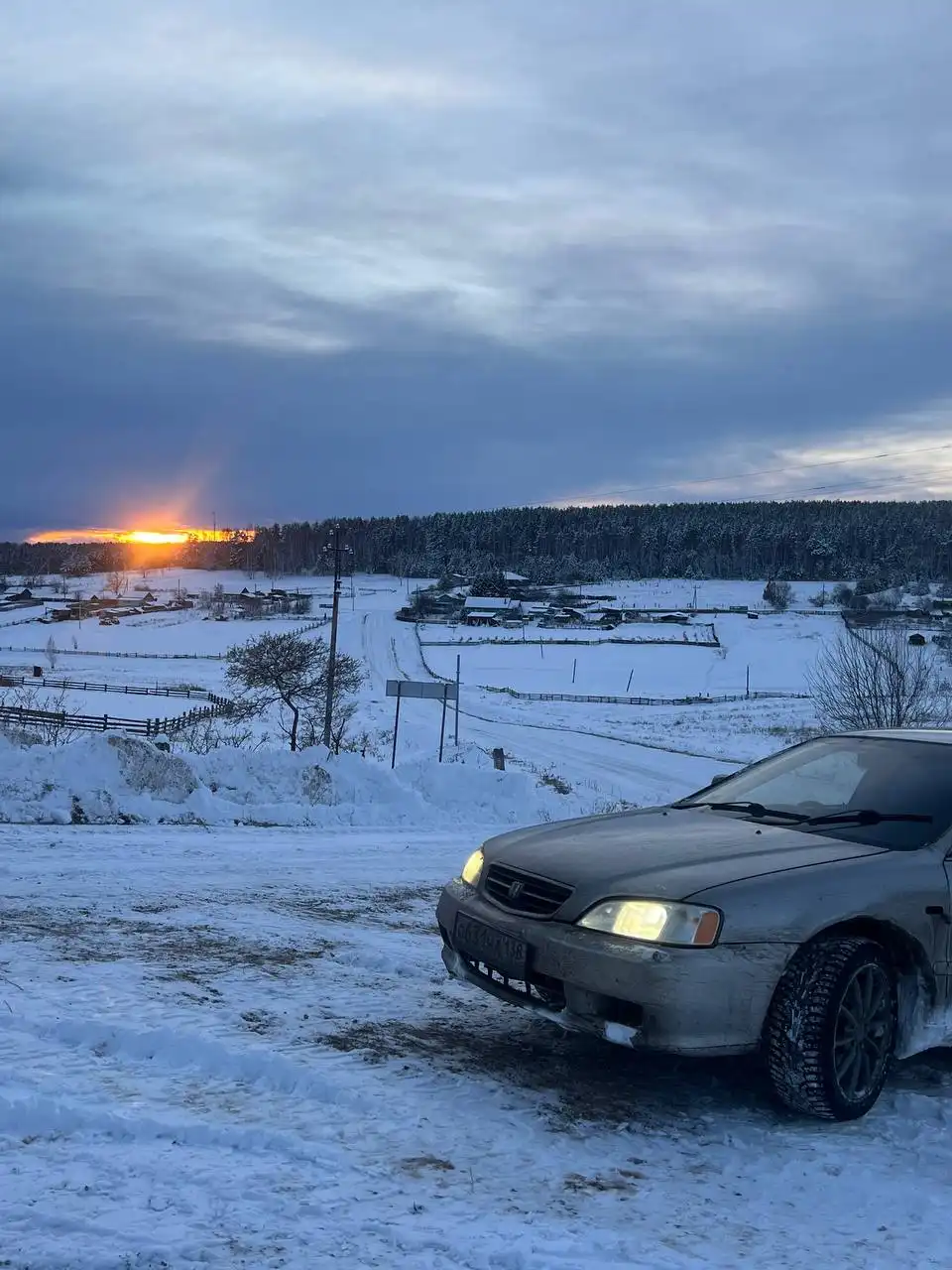 Инспаир 2000 года 2.5 автомат в хорошем состоянии