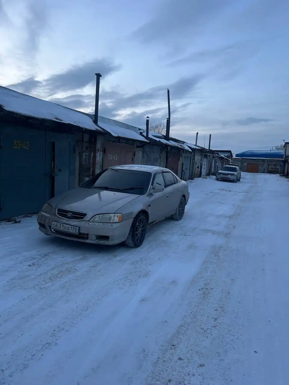 Инспаир 2000 года 2.5 автомат в хорошем состоянии