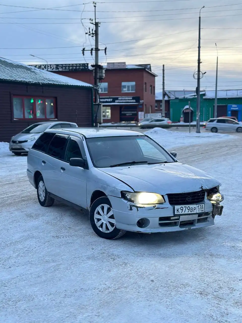 Ниссан Эксперт 1999 года