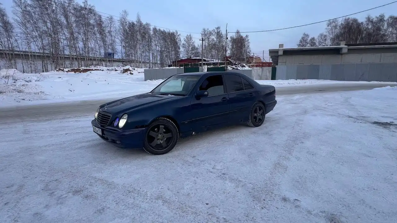 Продам Mercedes E 210 1999 года