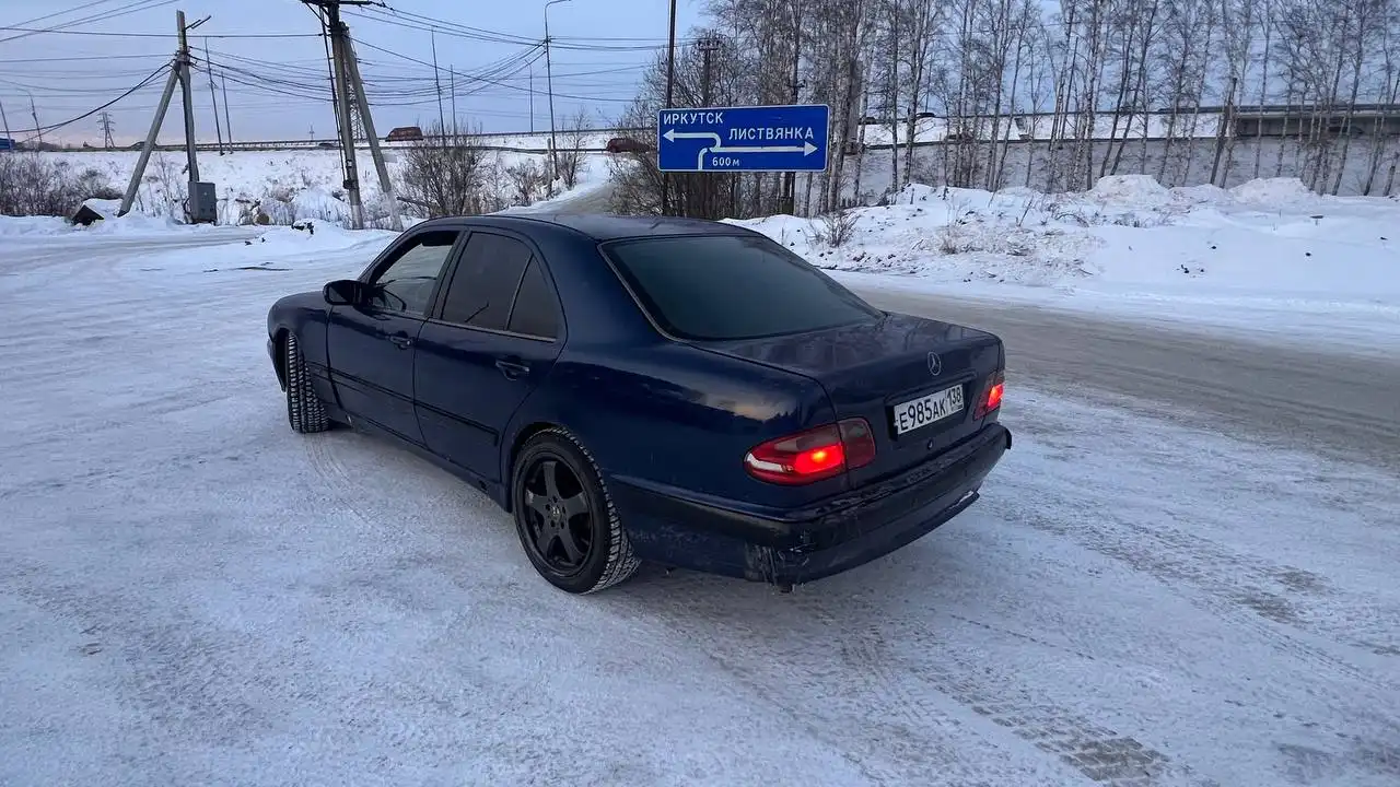 Продам Mercedes E 210 1999 года