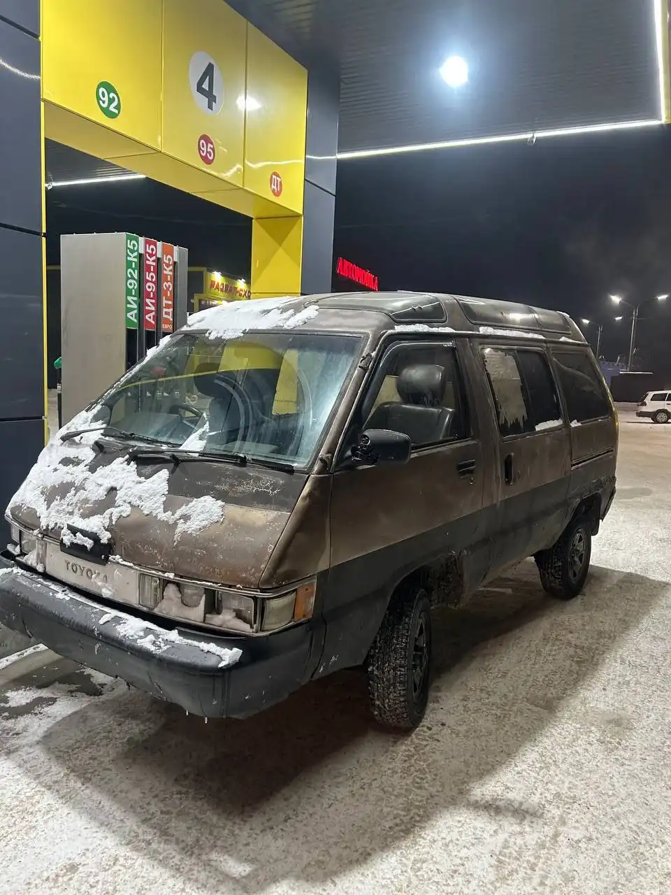 Toyota Master Ace Surf 1988