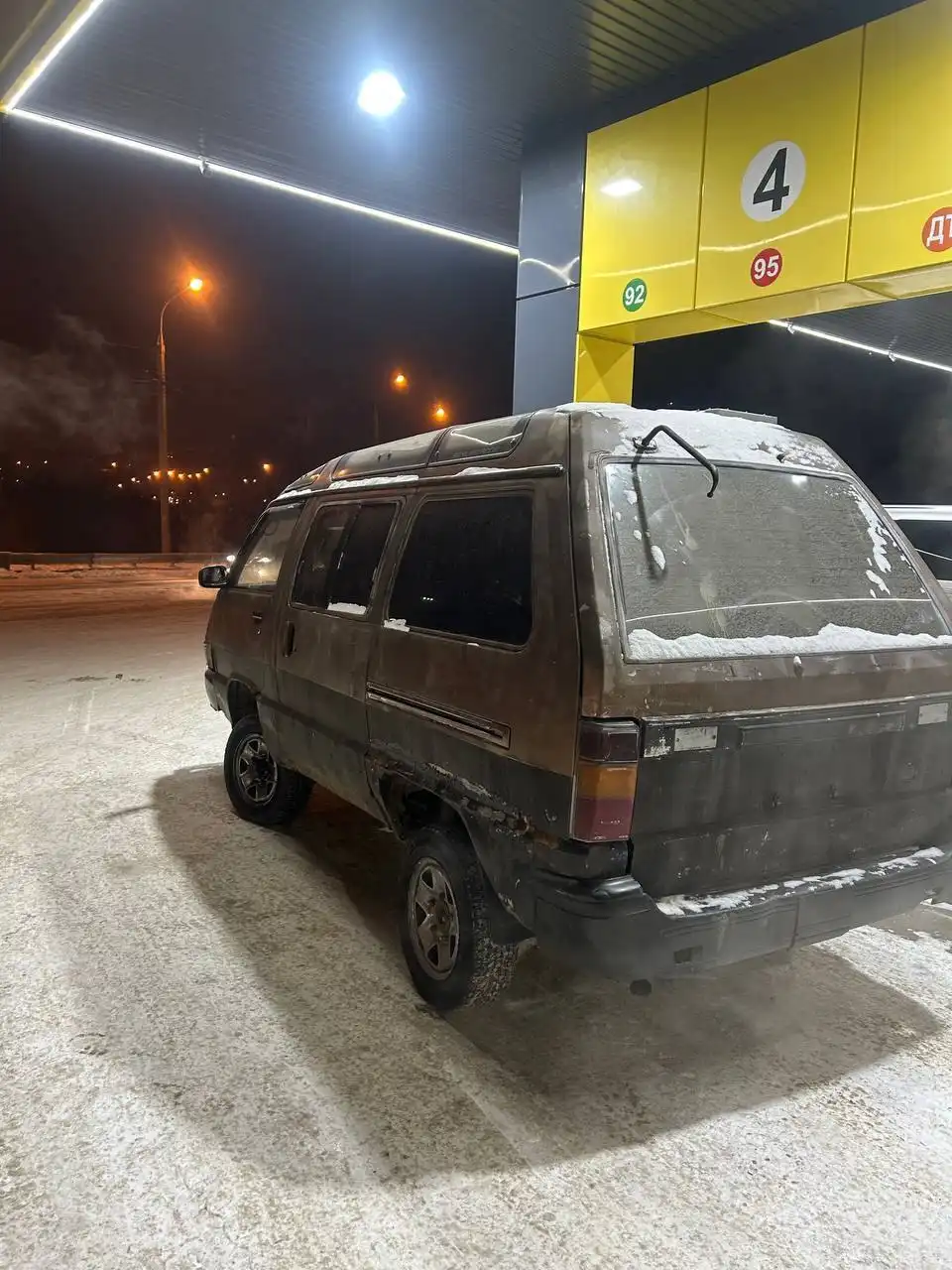 Toyota Master Ace Surf 1988