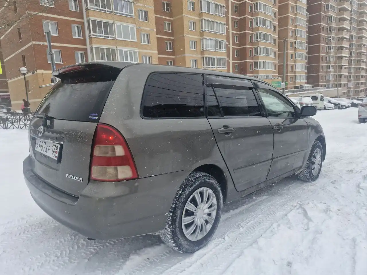 Продам Fielder 2000 года