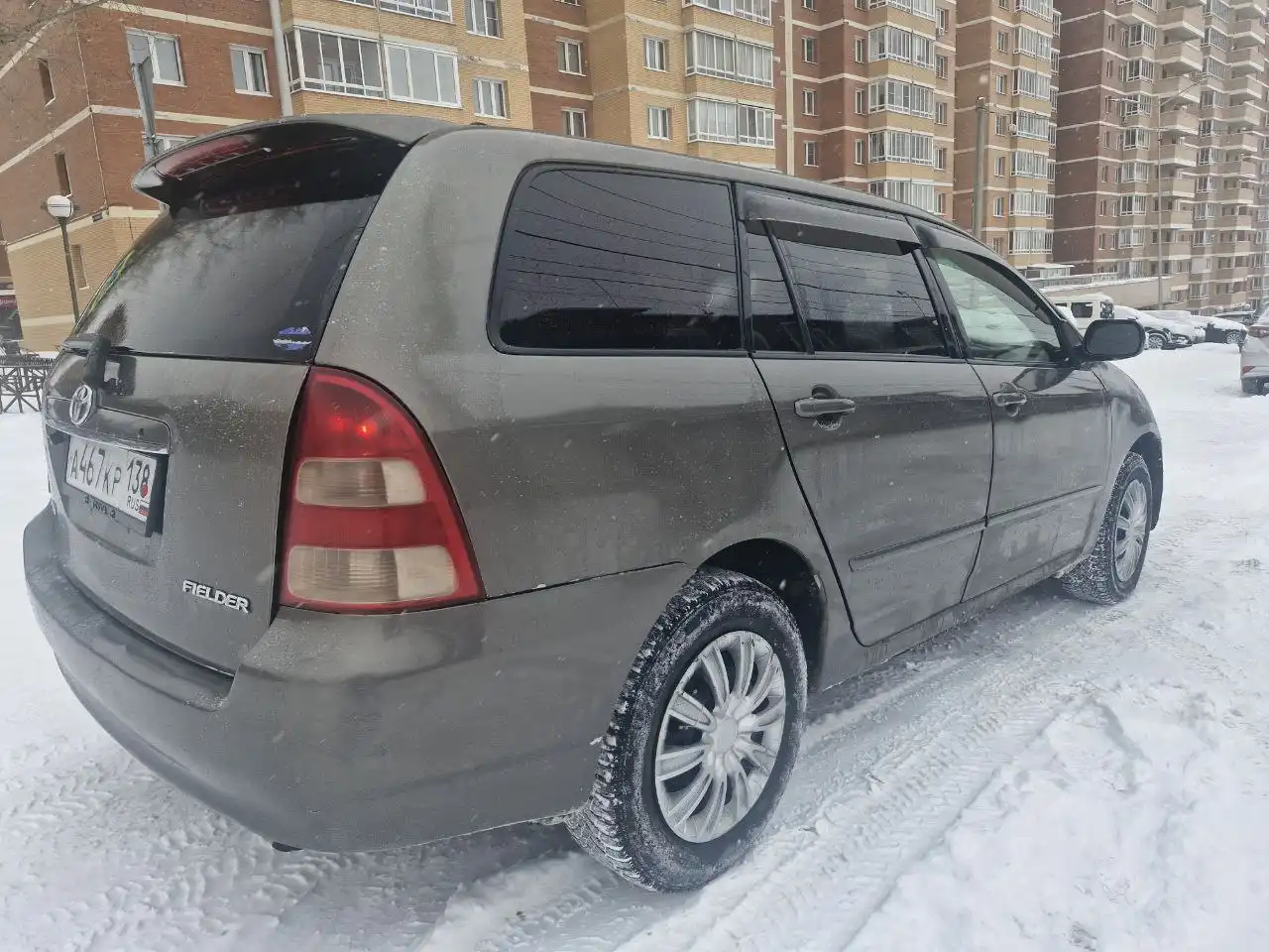 Продам Fielder 2000 года