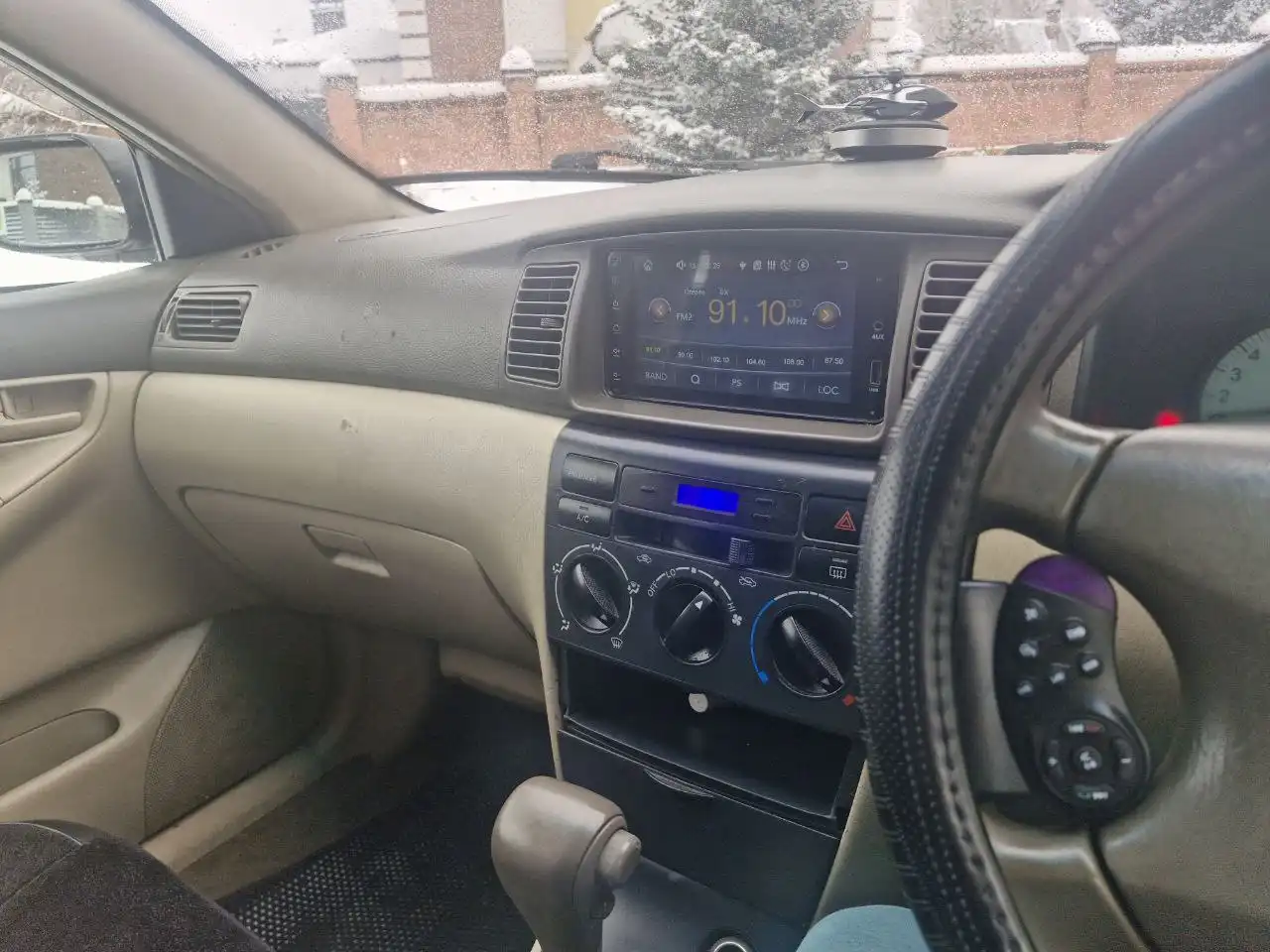 Продам Fielder 2000 года