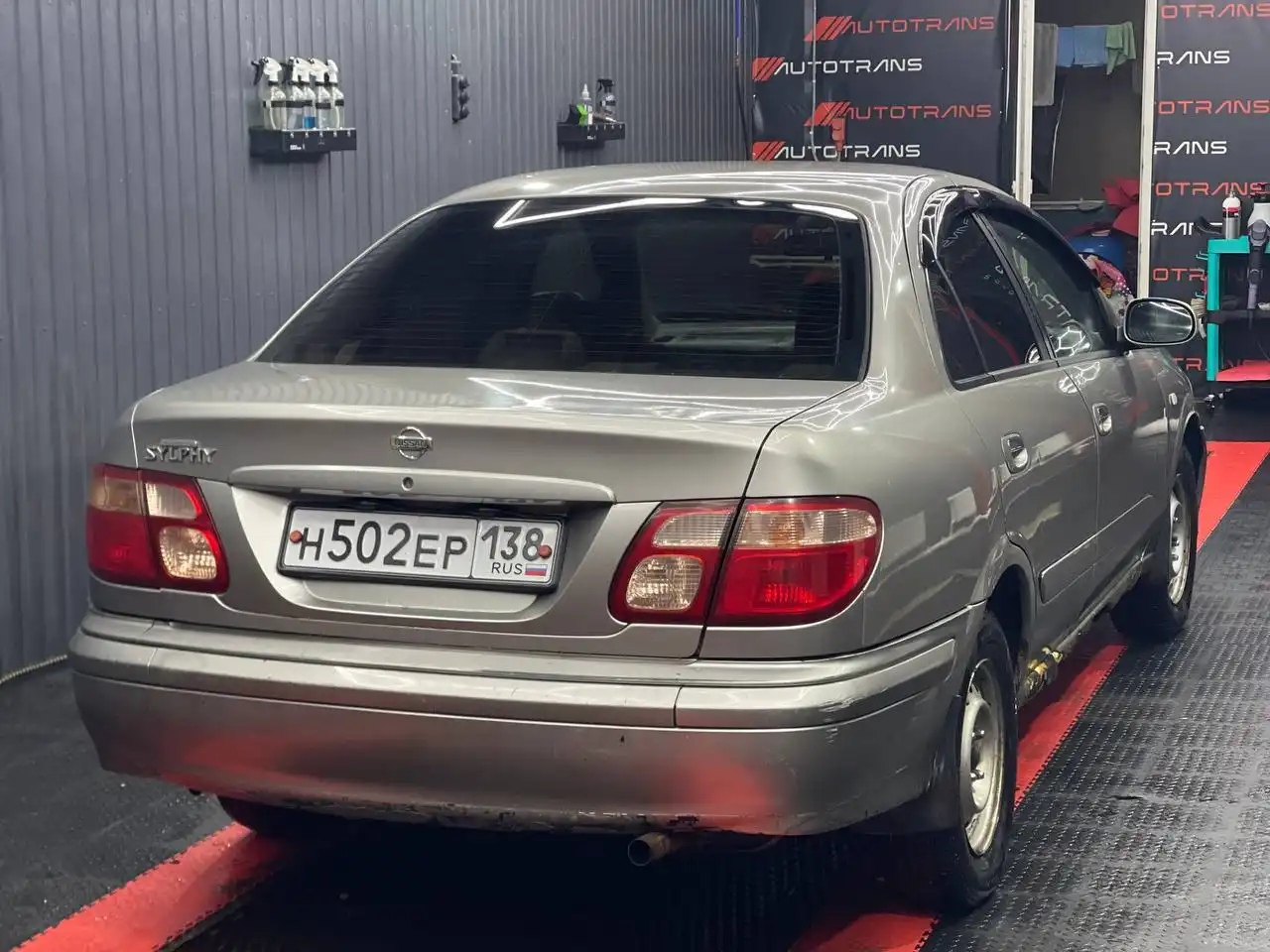 Продажа автомобиля 2001 года, автомат, 1.5 л