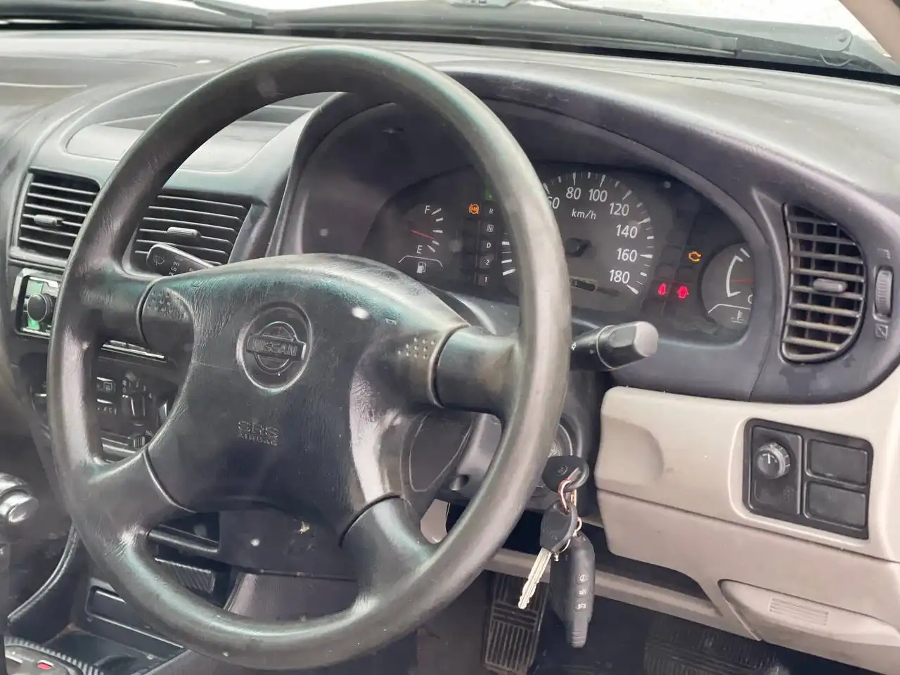 Продажа автомобиля 2001 года, автомат, 1.5 л