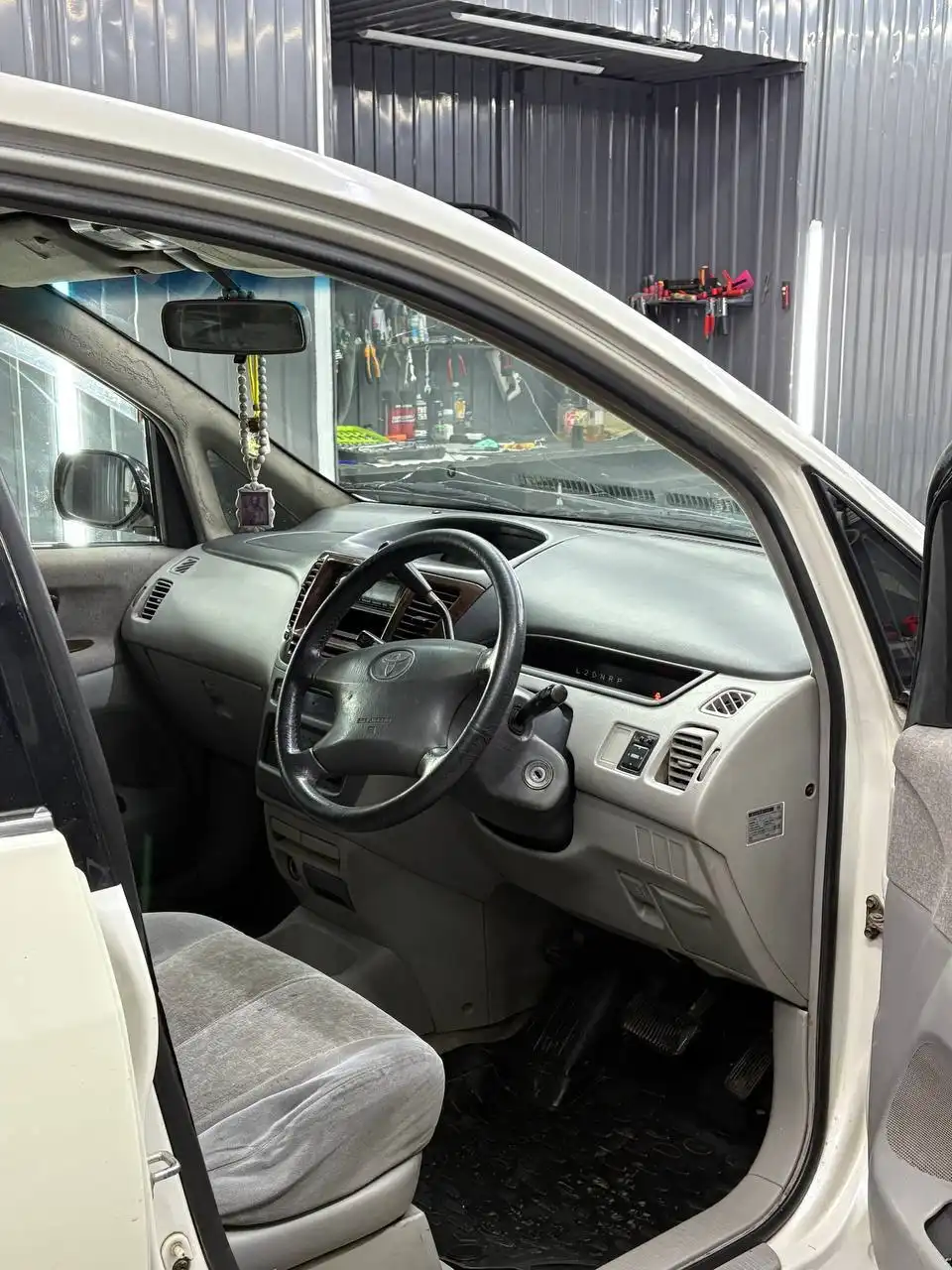 Toyota Nadia 2000 года выпуска в хорошем техническом состоянии