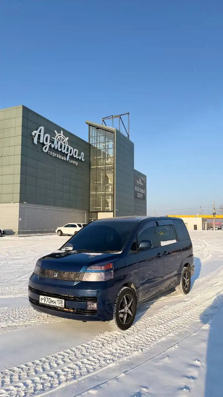 Toyota Voxy 2002 года выпуска - Минивэны (Авто) в Иркутск