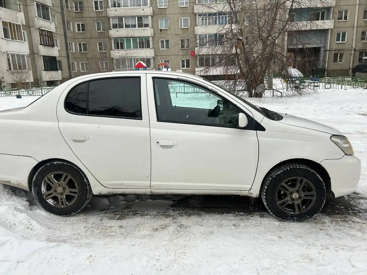 Toyota Platz 2005 года в хорошем состоянии - Авто в Иркутск