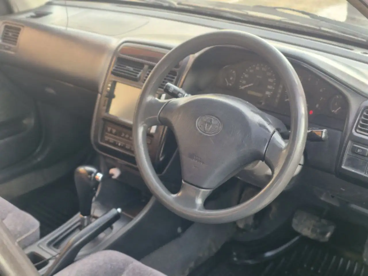 Автомобиль 2001 года с двигателем 1.5 л - Авто в Иркутск