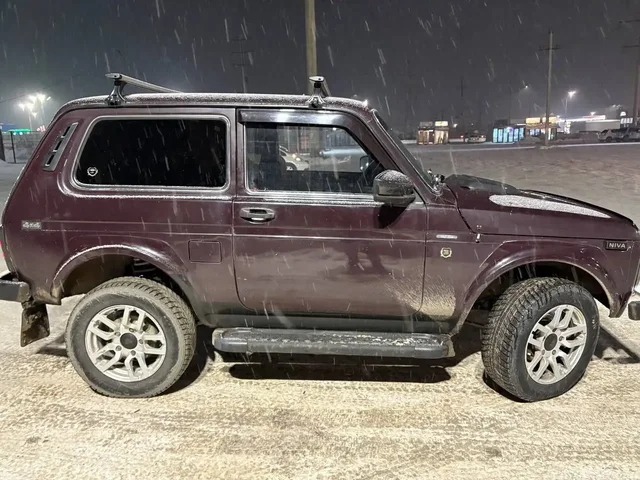 Продам Нива 2010 года - Грузовики и спецтехника в Иркутск
