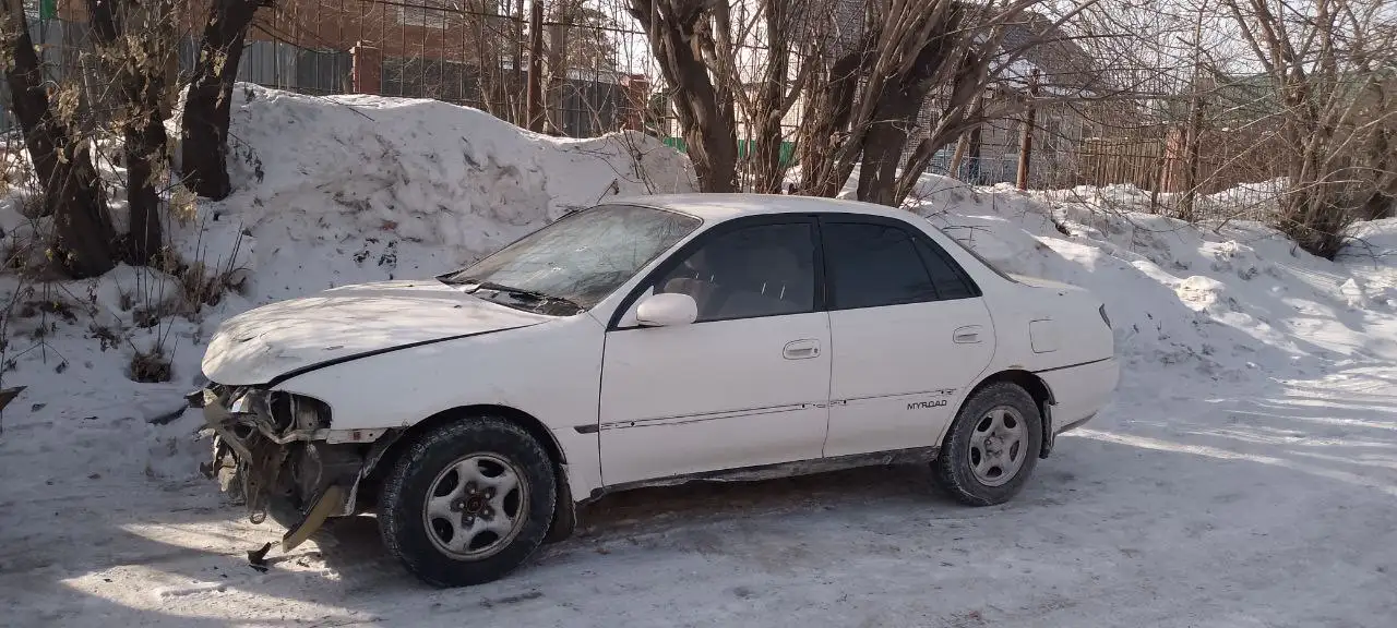 Тойота Карина 1991 года после ДТП - Авто в Иркутск