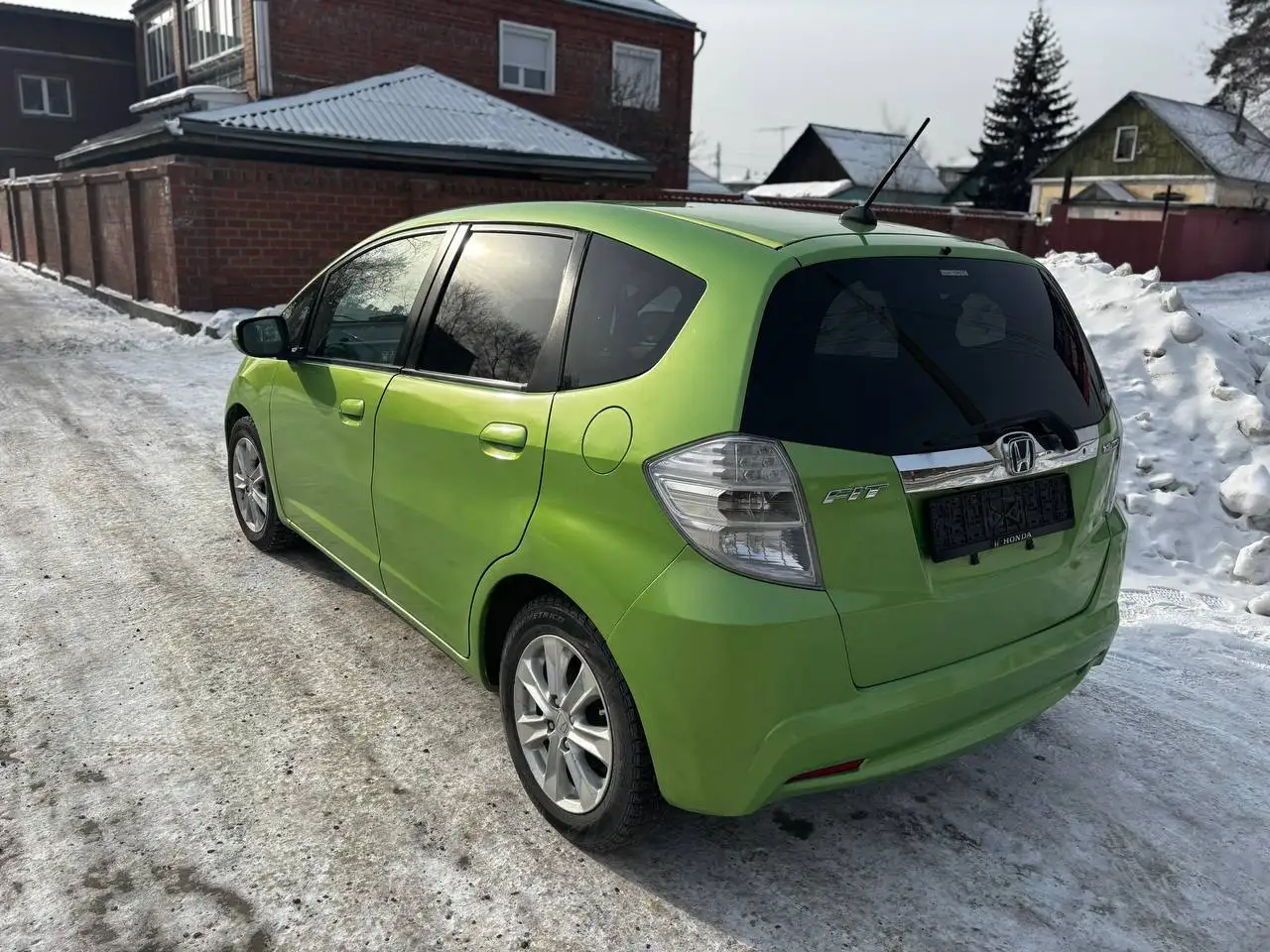 Продажа Honda Fit 2010 года, гибрид - Авто в Иркутск