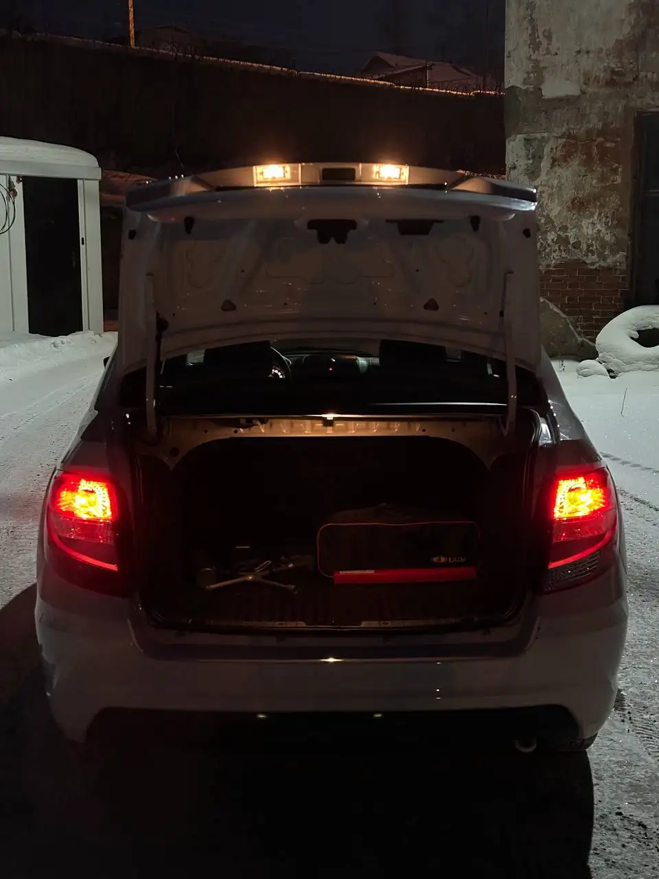 Продам Гранту 2023 года с пробегом 1600 км - Легковые автомобили (Авто) в Иркутск