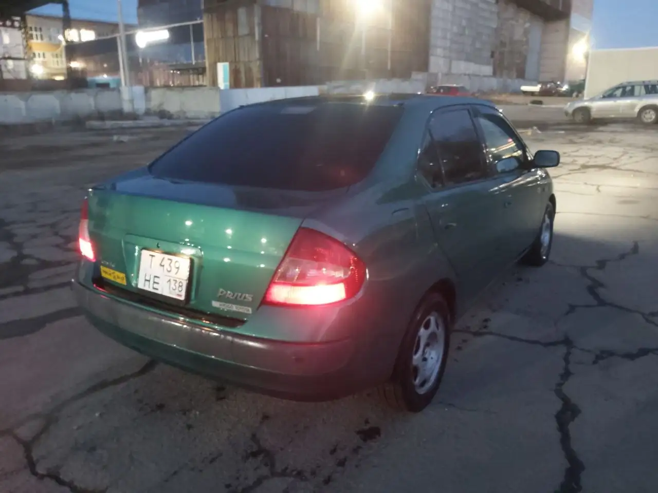 Продажа Toyota Prius 10-го поколения - Легковые автомобили (Авто) в Иркутск