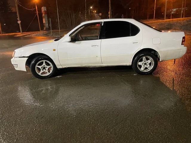 Toyota Camry 1994 - Грузовые в Иркутск
