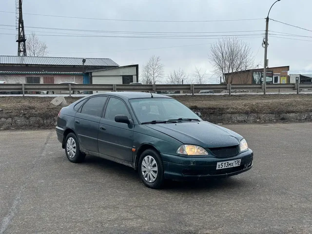 Toyota Avensis 2000г 1.8 АКПП - Грузовые в Иркутск