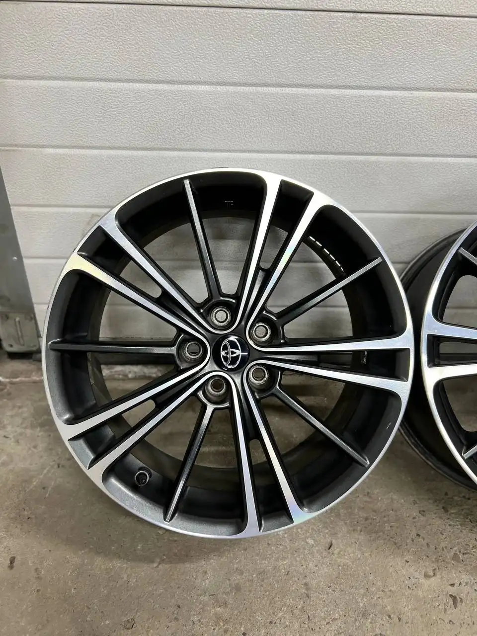 Диски Toyota GT86 с резиной 215/45/17 - Запчасти (Авто) в Иркутск