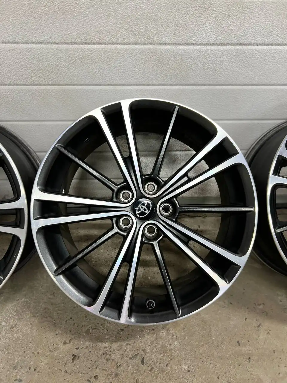 Диски Toyota GT86 с резиной 215/45/17 - Запчасти (Авто) в Иркутск