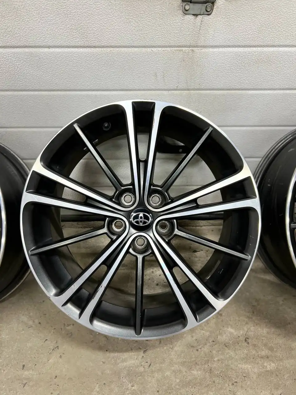 Диски Toyota GT86 с резиной 215/45/17 - Запчасти (Авто) в Иркутск