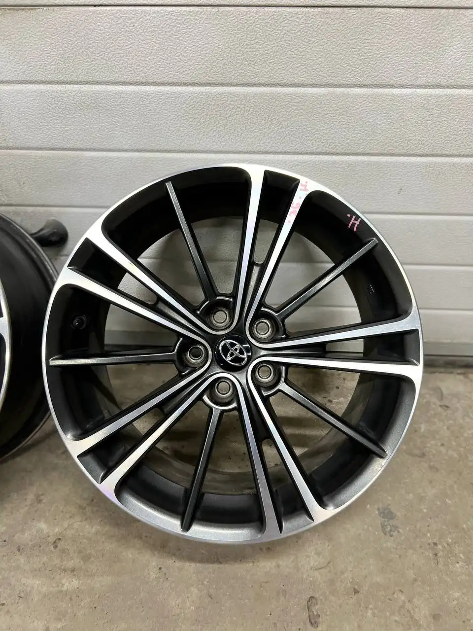 Диски Toyota GT86 с резиной 215/45/17 - Запчасти (Авто) в Иркутск