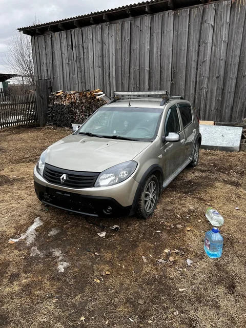 Продажа автомобиля 2011 года с левым рулем - Колесные диски в Иркутск