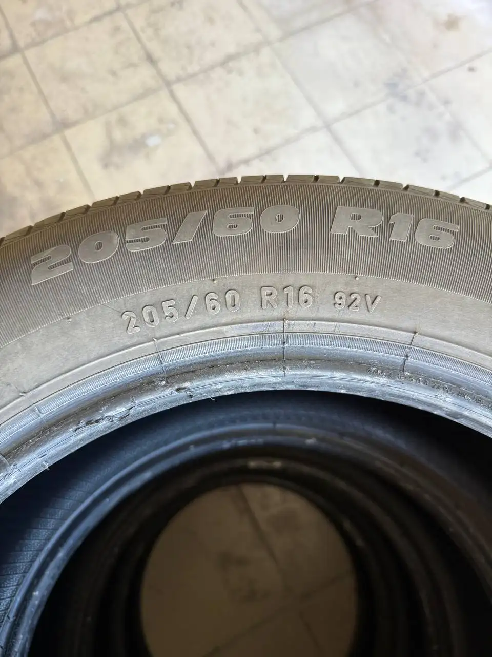 Продам летнюю резину 205/60R16 - Шины и диски (Авто) в Иркутск