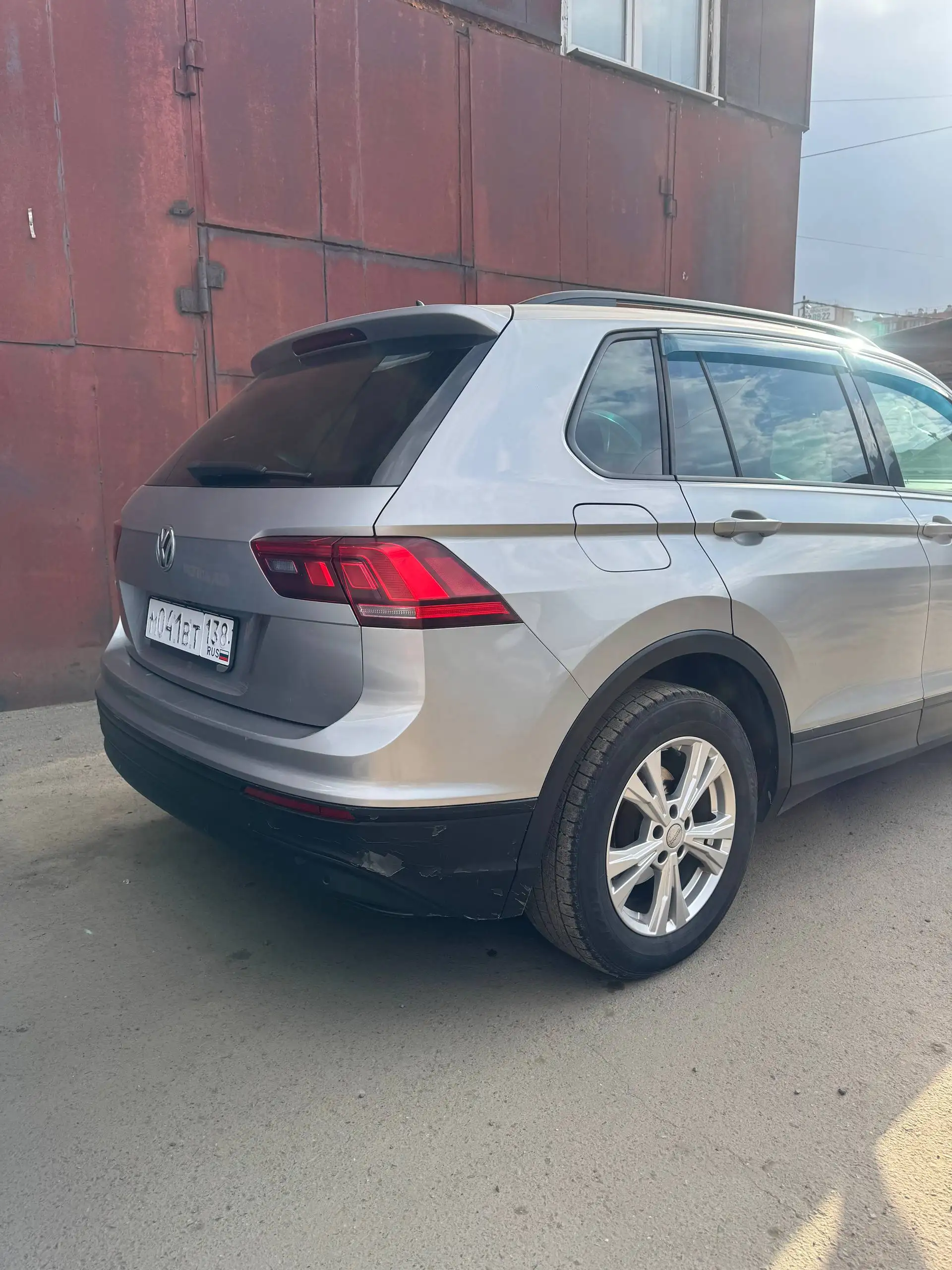 Volkswagen Tiguan 2019 - Легковые автомобили (Авто) в Иркутск