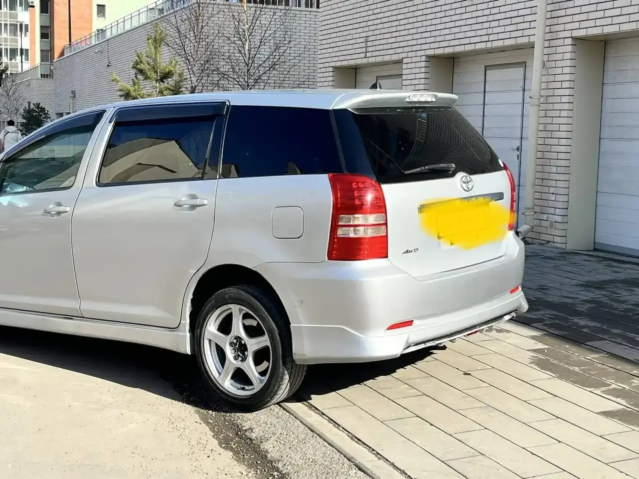 Надежный семейный автомобиль - Легковые автомобили (Авто) в Иркутск