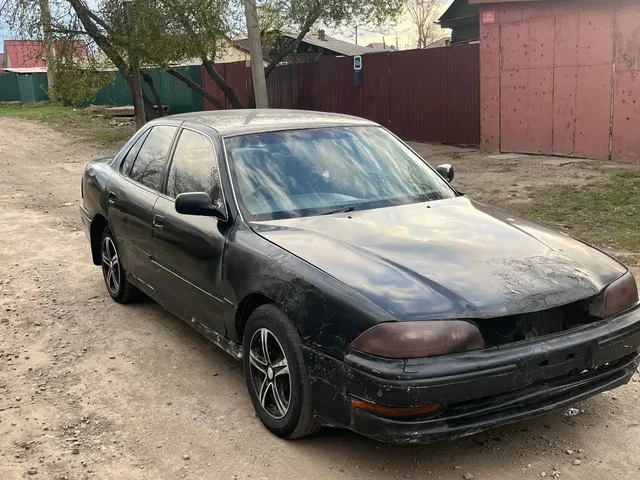 Автомобиль за 90к, заводится, ездит - Запчасти для грузовых автомобилей в Иркутск