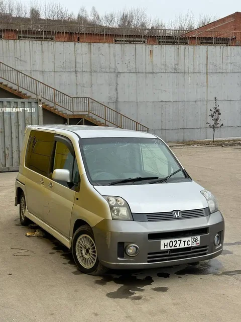 Honda Mobilio 2003 - Авто в Иркутск
