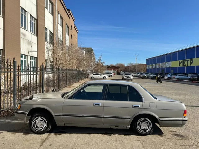 Toyota Crown 1992 - частное объявление в Иркутск