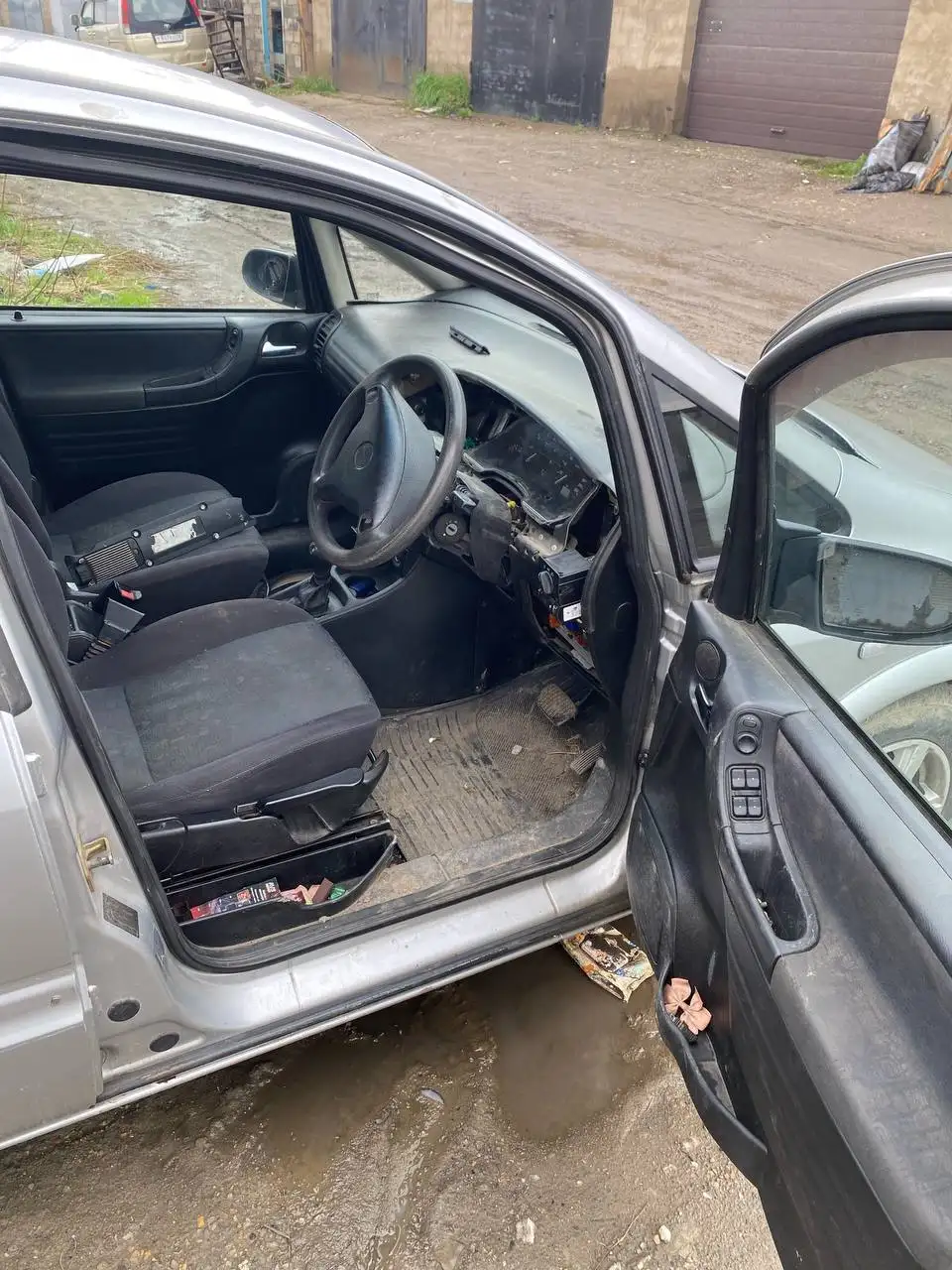 Продается Subaru Travik / Opel Zafira - Легковые автомобили (Авто) в Иркутск