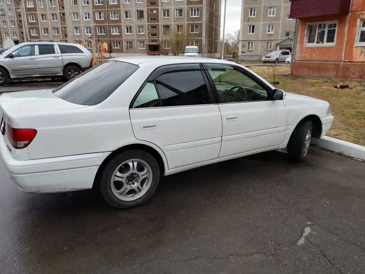 Продажа Карина 212 1.5л 1998 - Авто в Иркутск