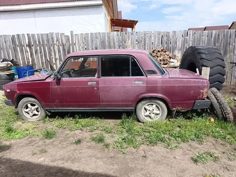 BMW 2002 года на Закрытом Авторынке Иркутск - Запчасти для Honda в Иркутск