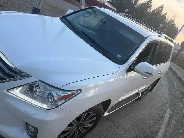 Lexus LX570 2014 год - Стекла в Иркутск