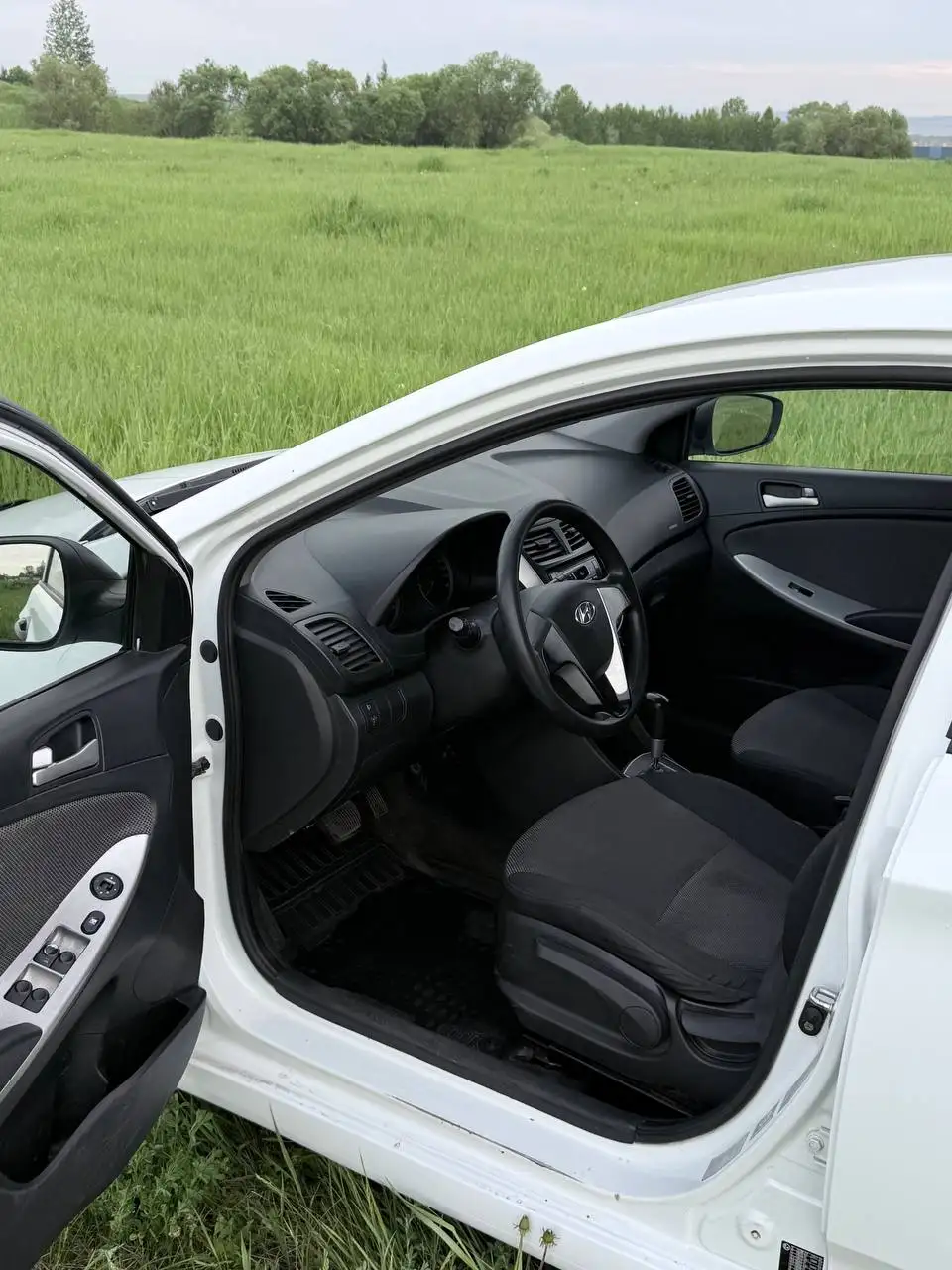 Hyundai Solaris 2011 - Легковые автомобили (Авто) в Иркутск
