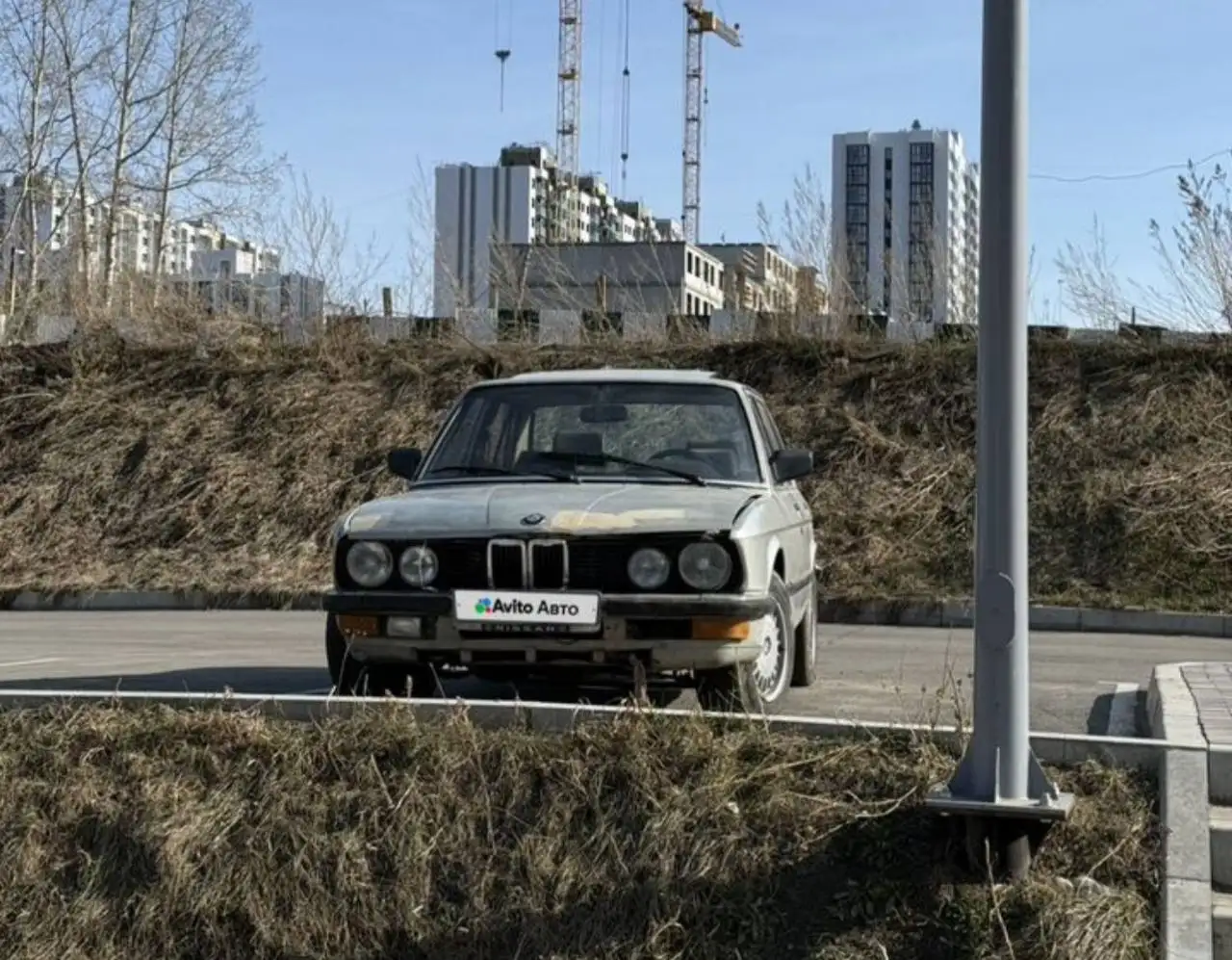 БМВ Е28 1985 2.7 - Запчасти (Авто) в Иркутск