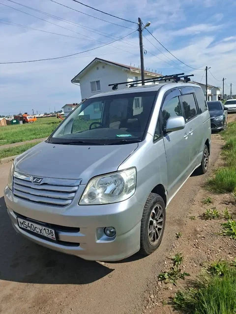 Toyota Noah 2002 года - Авто в Иркутск
