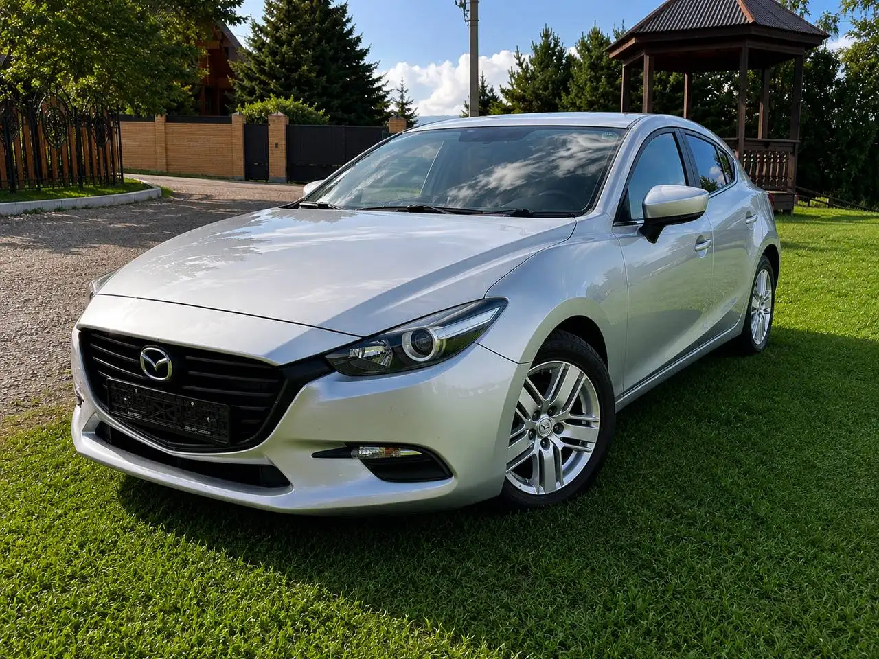 Mazda Axela 2016 Рестайлинг - Легковые автомобили (Авто) в Иркутск