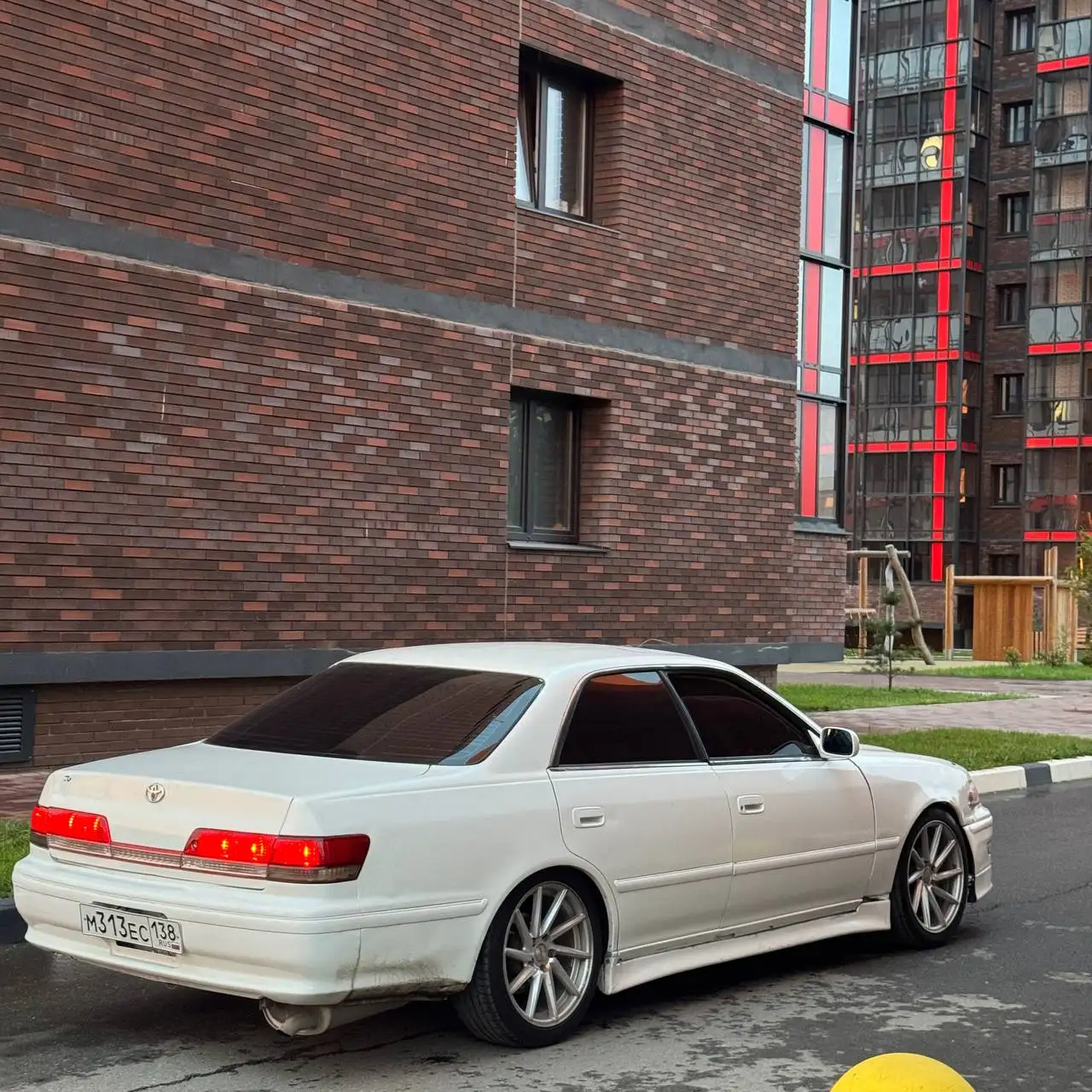 Продажа автомобиля с автозвуком - Легковые автомобили (Авто) в Иркутск