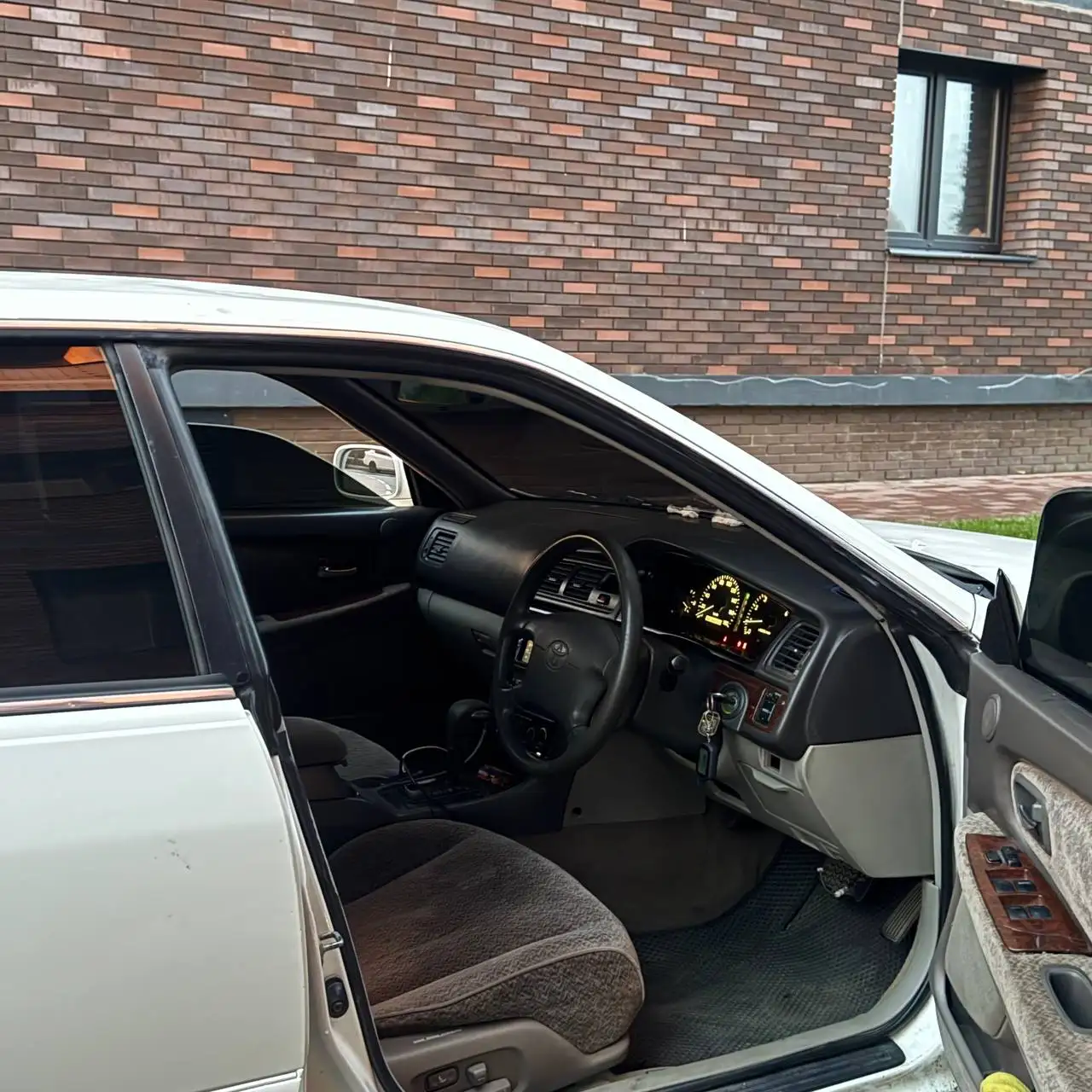 Продажа автомобиля с автозвуком - Легковые автомобили (Авто) в Иркутск