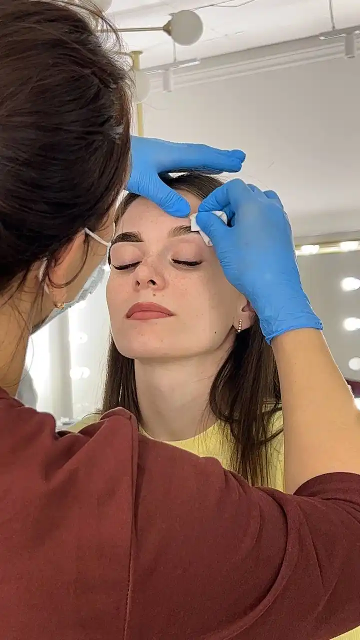 Оформление бровей