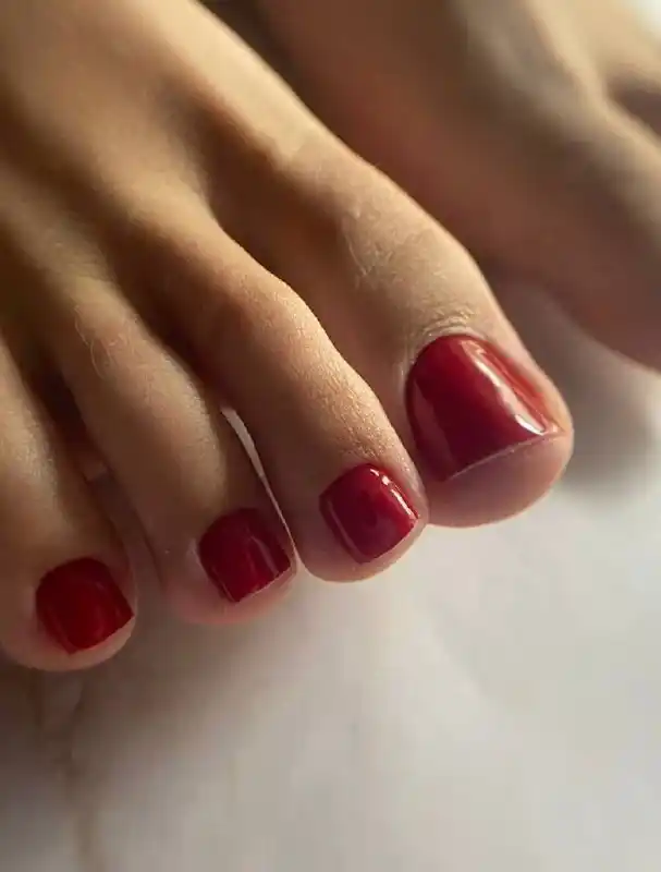 Нужна модель на педикюр с покрытием гель-лак - Услуги в Красноярск