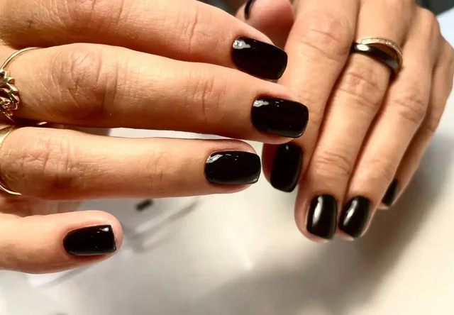 Ищу модель для отработки маникюра - Услуги в Красноярск